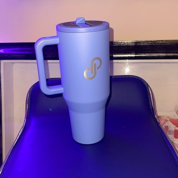 Poshmark metal large flask canister new never used I did remove the tags - Picture 3 of 8